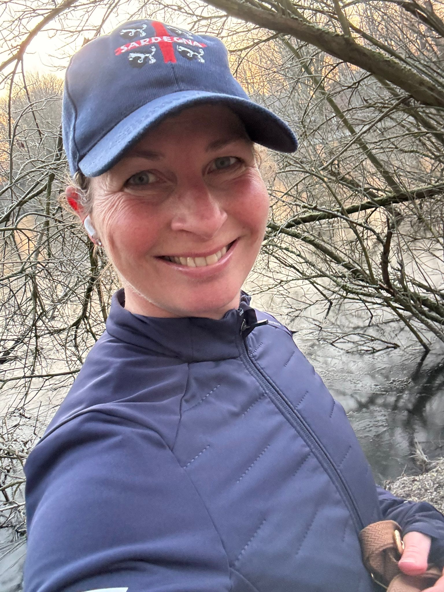 Lauftrainerin korrigiert Lauftechnik bei Knieschmerzen in Bergedorf